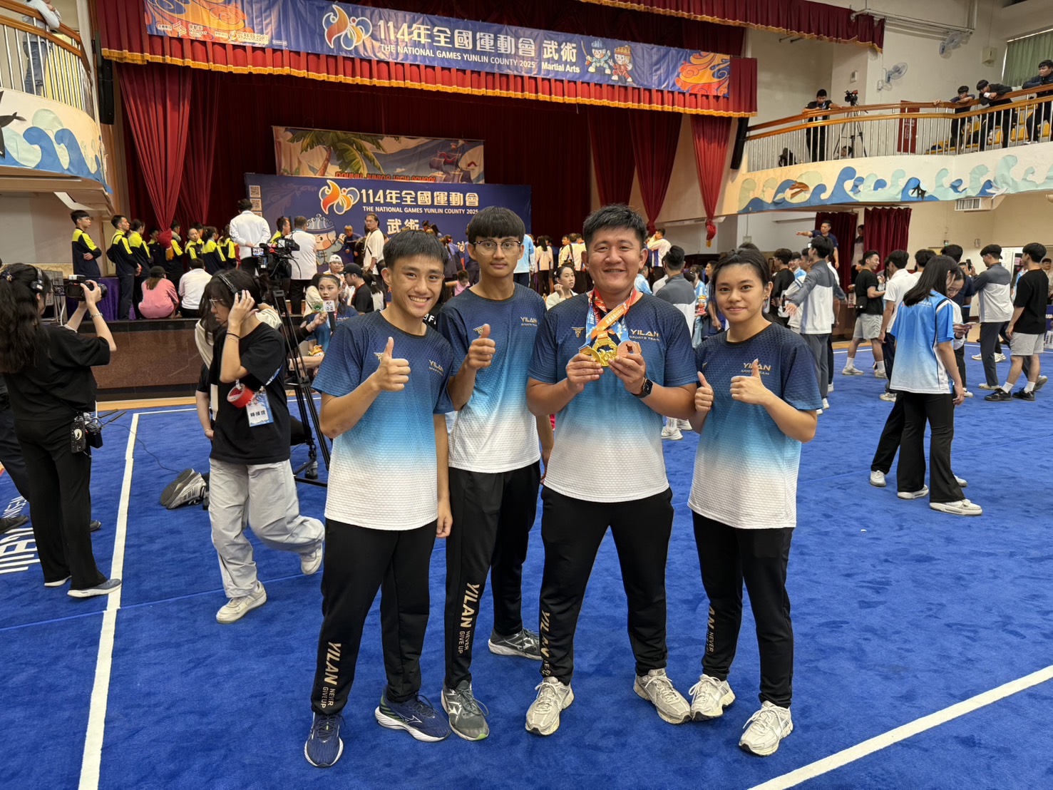 S__18079753_0 S__18079753_0